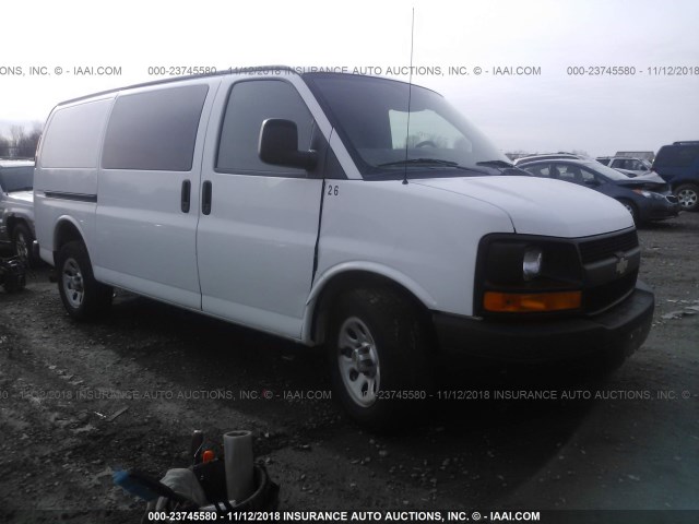 1GCSHAF49D1112359 - 2013 CHEVROLET EXPRESS G1500  WHITE photo 1