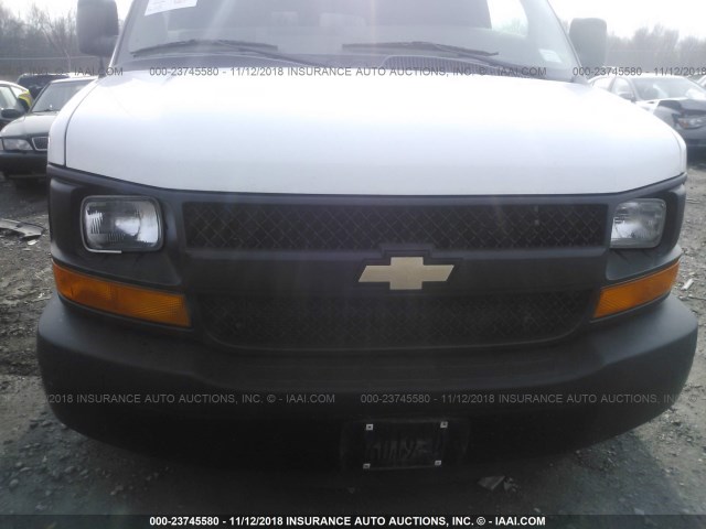 1GCSHAF49D1112359 - 2013 CHEVROLET EXPRESS G1500  WHITE photo 6