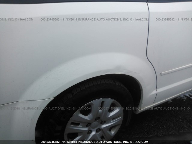 2C4RDGBG5DR746454 - 2013 DODGE GRAND CARAVAN SE WHITE photo 6