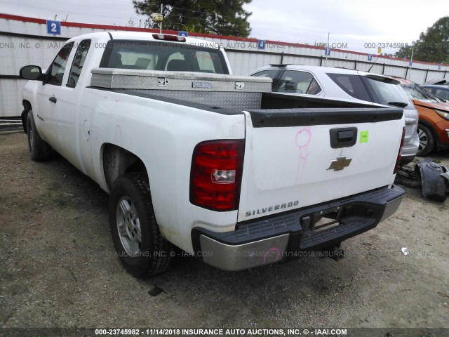 1GCEC19CX7Z502505 - 2007 CHEVROLET SILVERADO C1500 WHITE photo 3