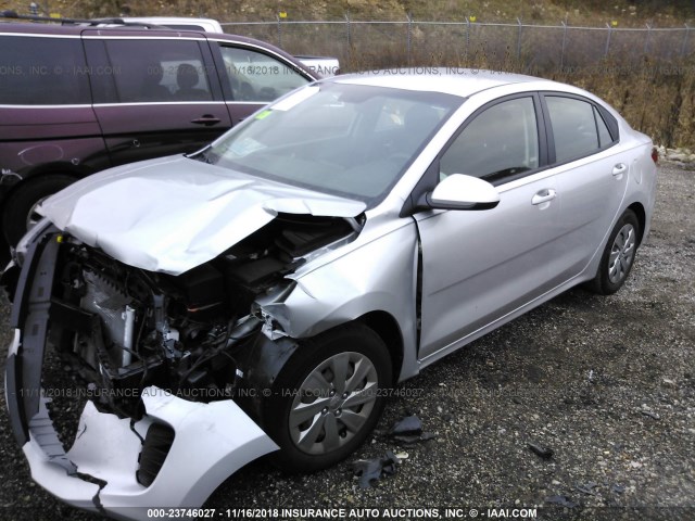 3KPA24ABXJE069177 - 2018 KIA RIO LX/S SILVER photo 2