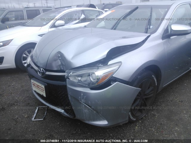 4T1BF1FK5FU014611 - 2015 TOYOTA CAMRY LE/XLE/SE/XSE SILVER photo 6