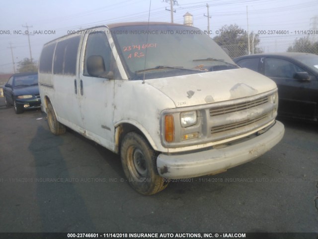 1GNFG15R3W1106388 - 1998 CHEVROLET EXPRESS G1500  WHITE photo 1