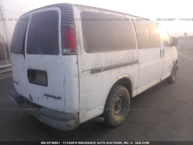 1GNFG15R3W1106388 - 1998 CHEVROLET EXPRESS G1500  WHITE photo 4