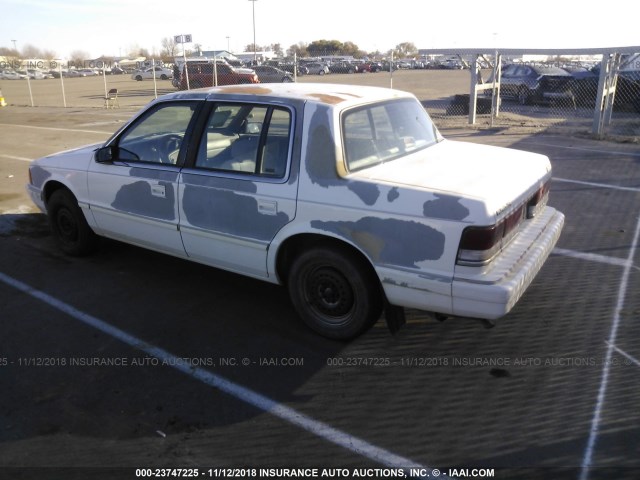 1P3AA46KXRF324049 - 1994 PLYMOUTH ACCLAIM WHITE photo 3