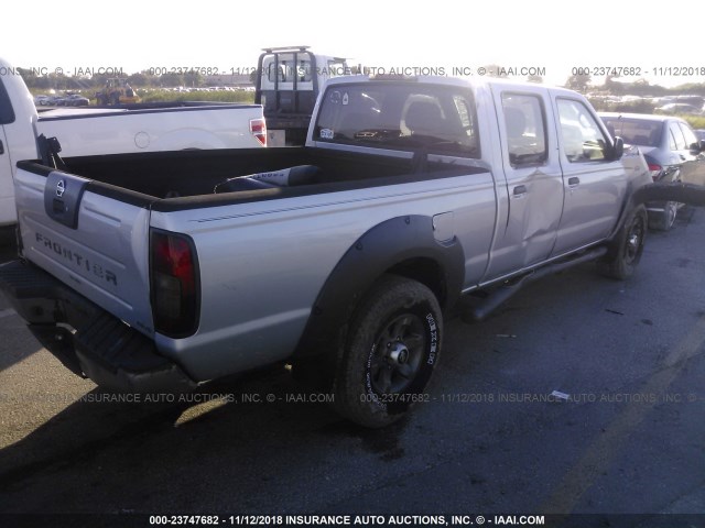 1N6ED29X72C303877 - 2002 NISSAN FRONTIER CREW CAB XE/CREW CAB SE SILVER photo 4