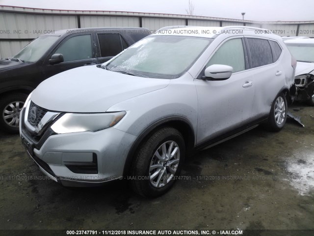 KNMAT2MV1JP585368 - 2018 NISSAN ROGUE S/SV SILVER photo 2