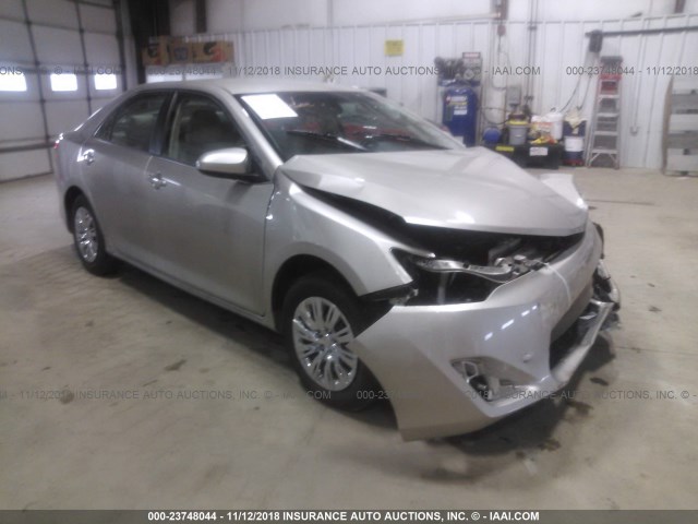 4T1BF1FK0EU838739 - 2014 TOYOTA CAMRY L/SE/LE/XLE SILVER photo 1