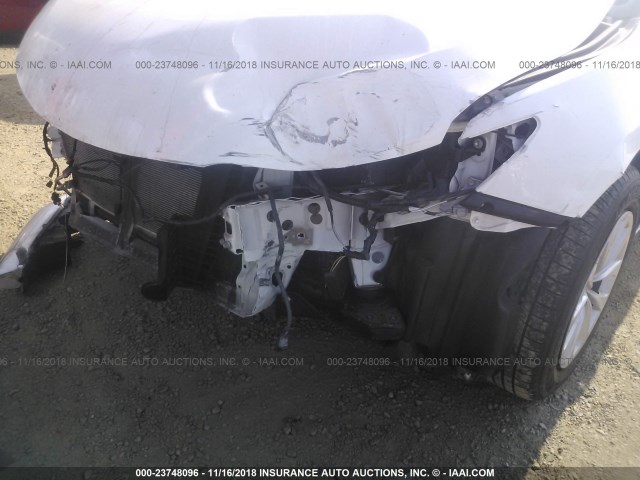 4T4BF1FK5GR561420 - 2016 TOYOTA CAMRY LE/XLE/SE/XSE WHITE photo 6