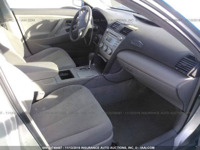 4T1BE46K49U395392 - 2009 TOYOTA CAMRY SE/LE/XLE ლურჯი ფოტო 5