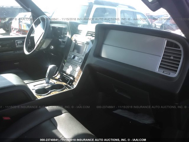 5LMJJ2J5XAEJ04077 - 2010 LINCOLN NAVIGATOR Қара фото 5