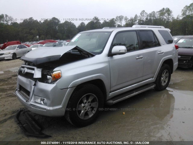 JTEZU5JR6A5013583 - 2010 TOYOTA 4RUNNER SR5/SPORT SILVER photo 2