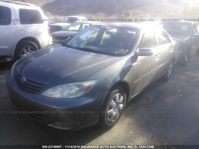4T1BE32K24U926369 - 2004 TOYOTA CAMRY LE/XLE/SE GRAY photo 2