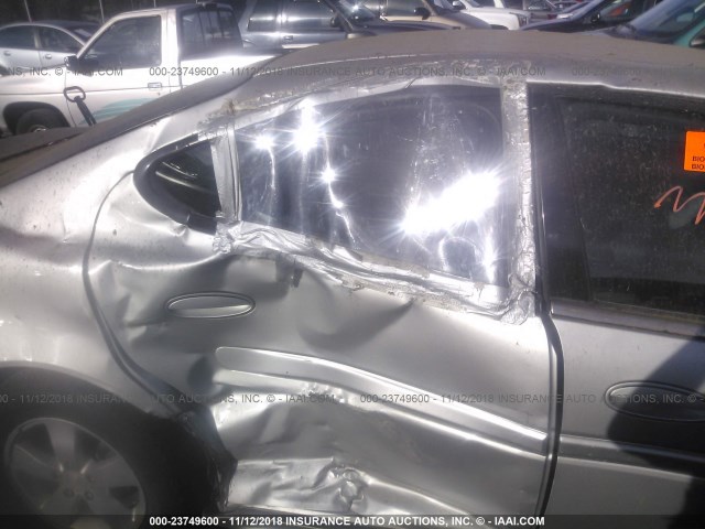 2G2WP582671132952 - 2007 PONTIAC GRAND PRIX Күміс фото 6