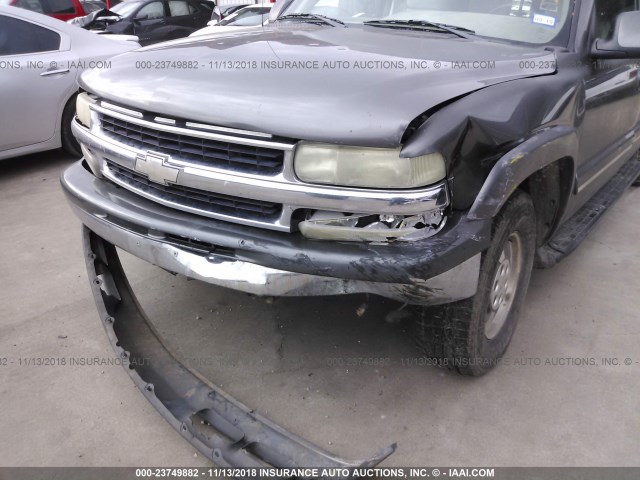 3GNEC16Z12G294250 - 2002 CHEVROLET SUBURBAN C1500 SILVER photo 6