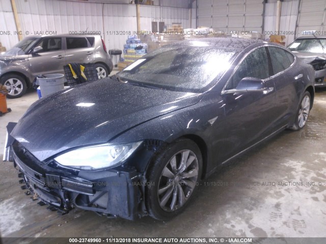 5YJSA1E21FF112919 - 2015 TESLA MODEL S GRAY photo 2