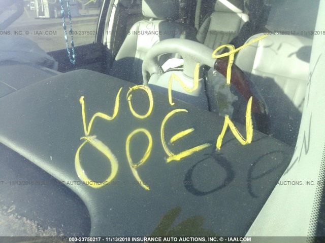 5LMEU88H65ZJ01784 - 2005 LINCOLN AVIATOR 银色 照片 10