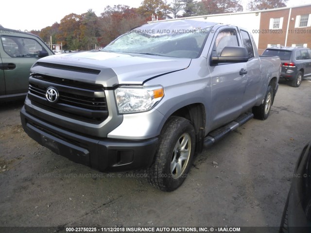 5TFUM5F17EX058625 - 2014 TOYOTA TUNDRA DOUBLE CAB SR/SR5 SILVER photo 2