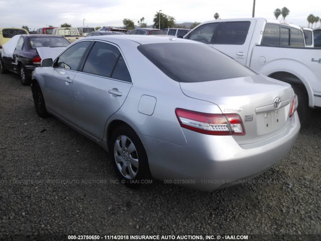 4T1BF3EK5BU186452 - 2011 TOYOTA CAMRY SE/LE/XLE SILVER photo 3