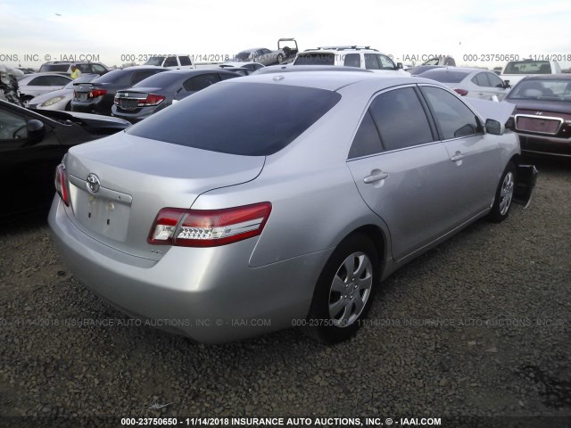 4T1BF3EK5BU186452 - 2011 TOYOTA CAMRY SE/LE/XLE SILVER photo 4