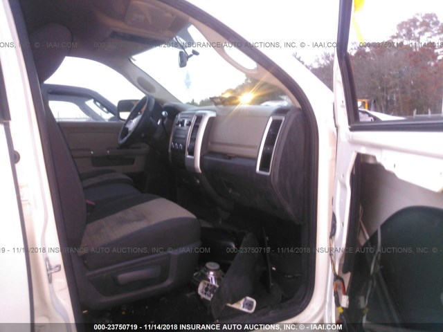 1D7RB1CT4AS138889 - 2010 DODGE RAM 1500 WHITE photo 5