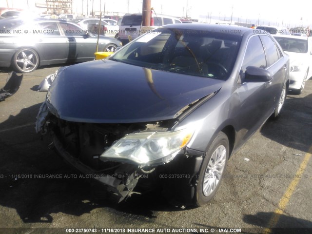4T1BF1FK6DU213938 - 2013 TOYOTA CAMRY L/SE/LE/XLE Boz foto 2