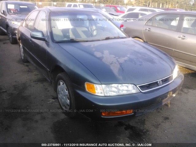 1HGCD563XVA157702 - 1997 HONDA ACCORD LX/EX GREEN photo 1