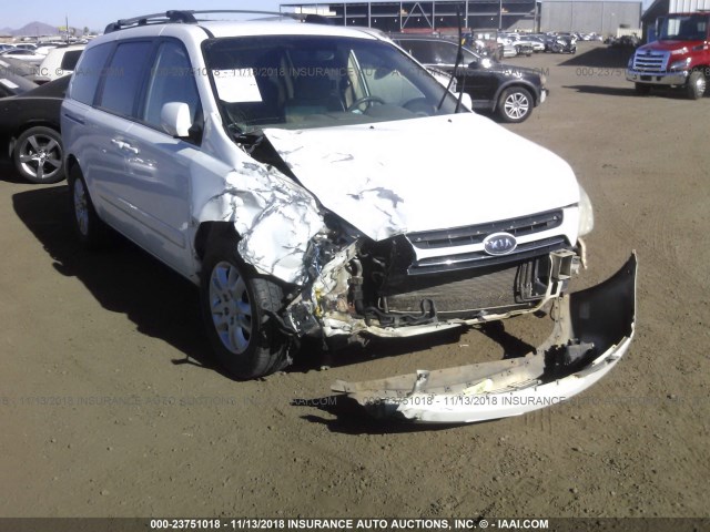 KNDMB233866042208 - 2006 KIA SEDONA EX/LX WHITE photo 6