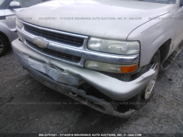 1GNEK13Z64J290557 - 2004 CHEVROLET TAHOE K1500 GRAY photo 6