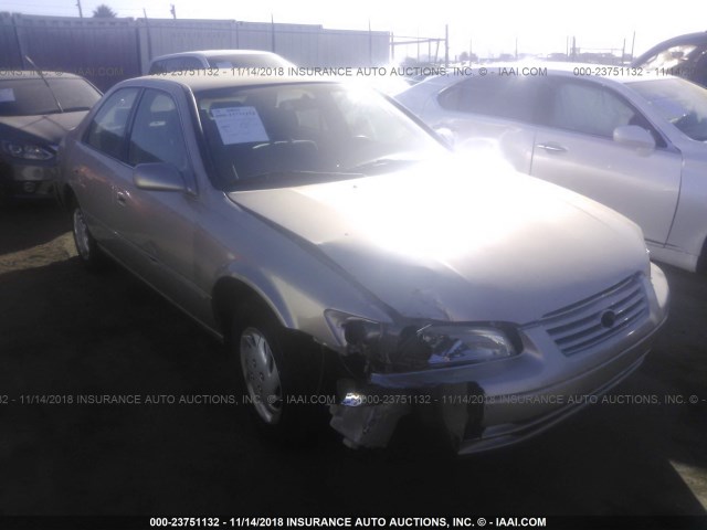 JT2BG22K0W0212476 - 1998 TOYOTA CAMRY CE/LE/XLE BEIGE photo 1