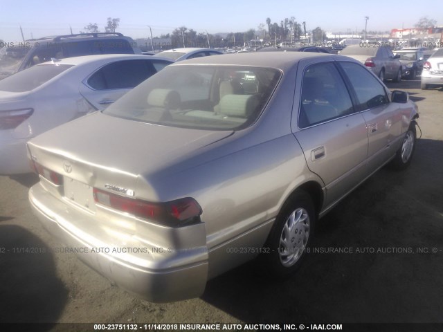 JT2BG22K0W0212476 - 1998 TOYOTA CAMRY CE/LE/XLE BEIGE photo 4