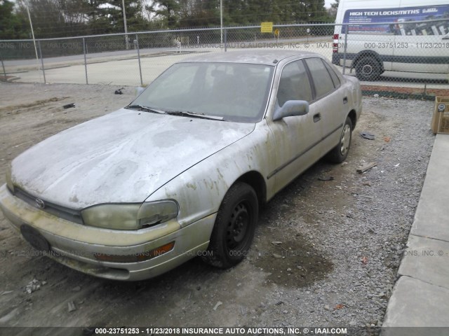 4T1SK11E4NU017124 - 1992 TOYOTA CAMRY DLX SILVER photo 2