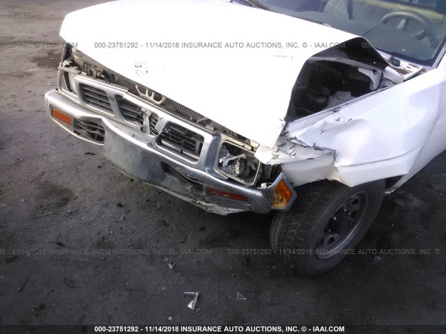 1N6SD11S4RC383940 - 1994 NISSAN TRUCK XE WHITE photo 6