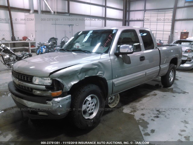 2GCEC19T1Y1153213 - 2000 CHEVROLET SILVERADO C1500 SILVER photo 2