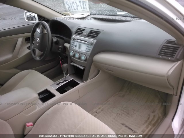 4T1BE46K38U747280 - 2008 TOYOTA CAMRY CE/LE/XLE/SE WHITE photo 5