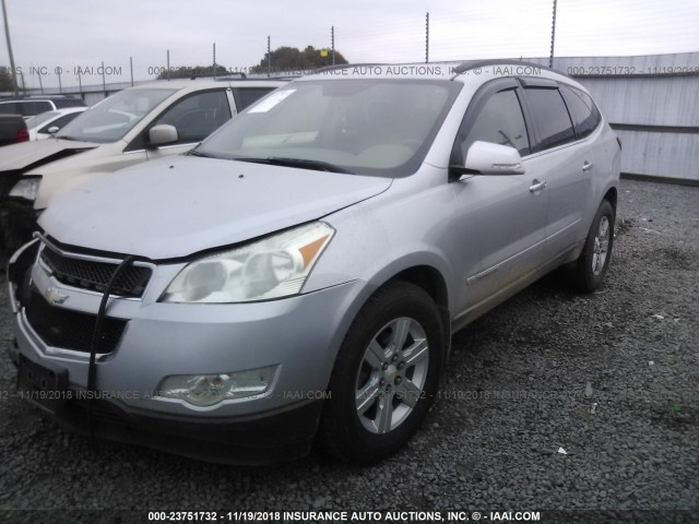 1GNEV23D49S127263 - 2009 CHEVROLET TRAVERSE LT SILVER photo 2