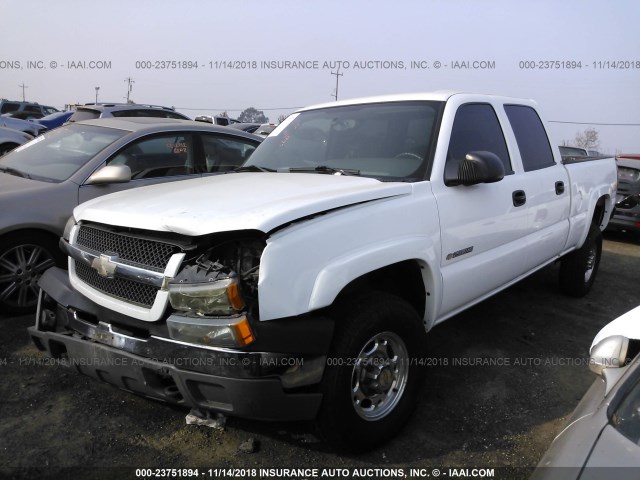 1GCHK23U44F245362 - 2004 CHEVROLET SILVERADO K2500 HEAVY DUTY WHITE photo 2