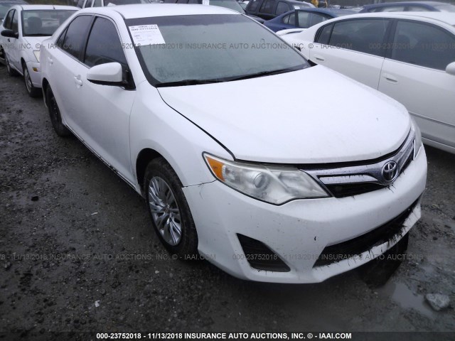 4T4BF1FK1CR197328 - 2012 TOYOTA CAMRY SE/LE/XLE WHITE photo 1