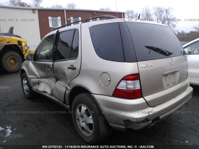 4JGAB54E42A298661 - 2002 MERCEDES-BENZ ML 320 GOLD photo 3