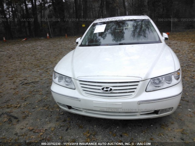 KMHFC46FX7A207841 - 2007 HYUNDAI AZERA SE/LIMITED WHITE photo 6