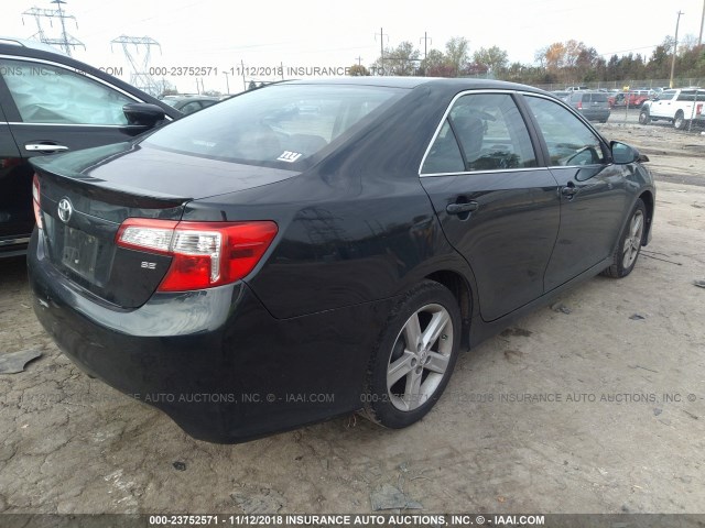 4T1BF1FK3DU224069 - 2013 TOYOTA CAMRY L/SE/LE/XLE შავი ფოტო 4