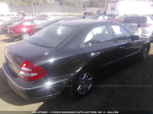 WDBUF65J84A391966 - 2004 MERCEDES-BENZ E 320 BLACK photo 4