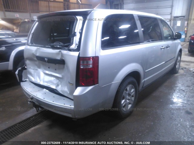 1D8HN44H28B100338 - 2008 DODGE GRAND CARAVAN SE SILVER photo 4