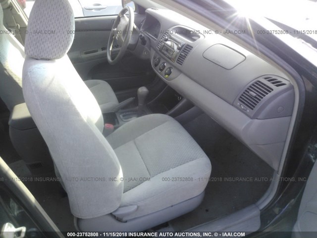 4T1BE32K54U321911 - 2004 TOYOTA CAMRY LE/XLE/SE BLACK photo 5