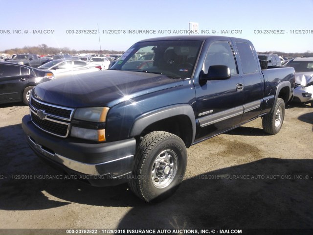 1GCHC29U66E193729 - 2006 CHEVROLET SILVERADO C2500 HEAVY DUTY BLUE photo 2