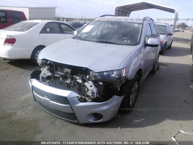 JA4AS2AWXBU028133 - 2011 MITSUBISHI OUTLANDER ES SILVER photo 2