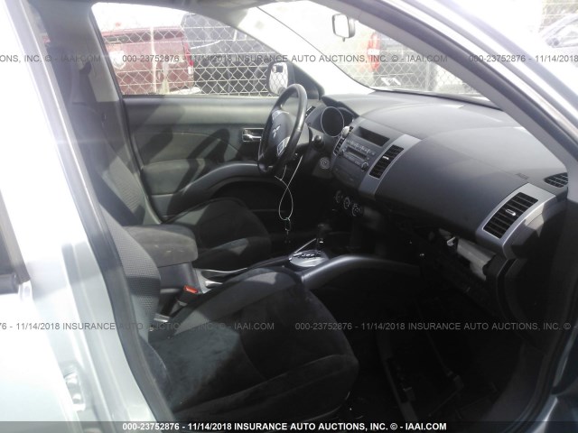 JA4AS2AWXBU028133 - 2011 MITSUBISHI OUTLANDER ES SILVER photo 5