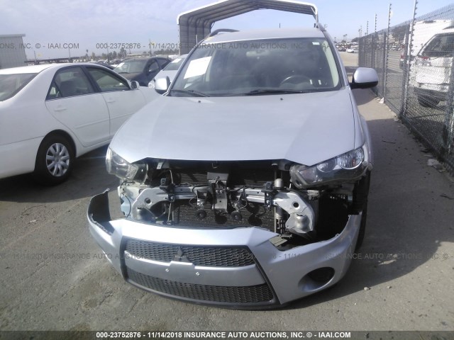 JA4AS2AWXBU028133 - 2011 MITSUBISHI OUTLANDER ES SILVER photo 6