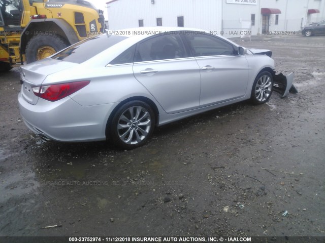 5NPEC4AC2BH253680 - 2011 HYUNDAI SONATA SE/LIMITED SILVER photo 4