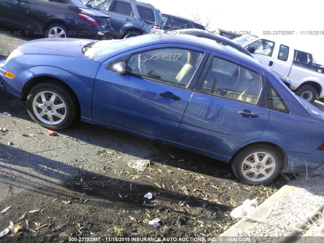 1FAFP34N05W276654 - 2005 FORD FOCUS ZX4 BLUE photo 3